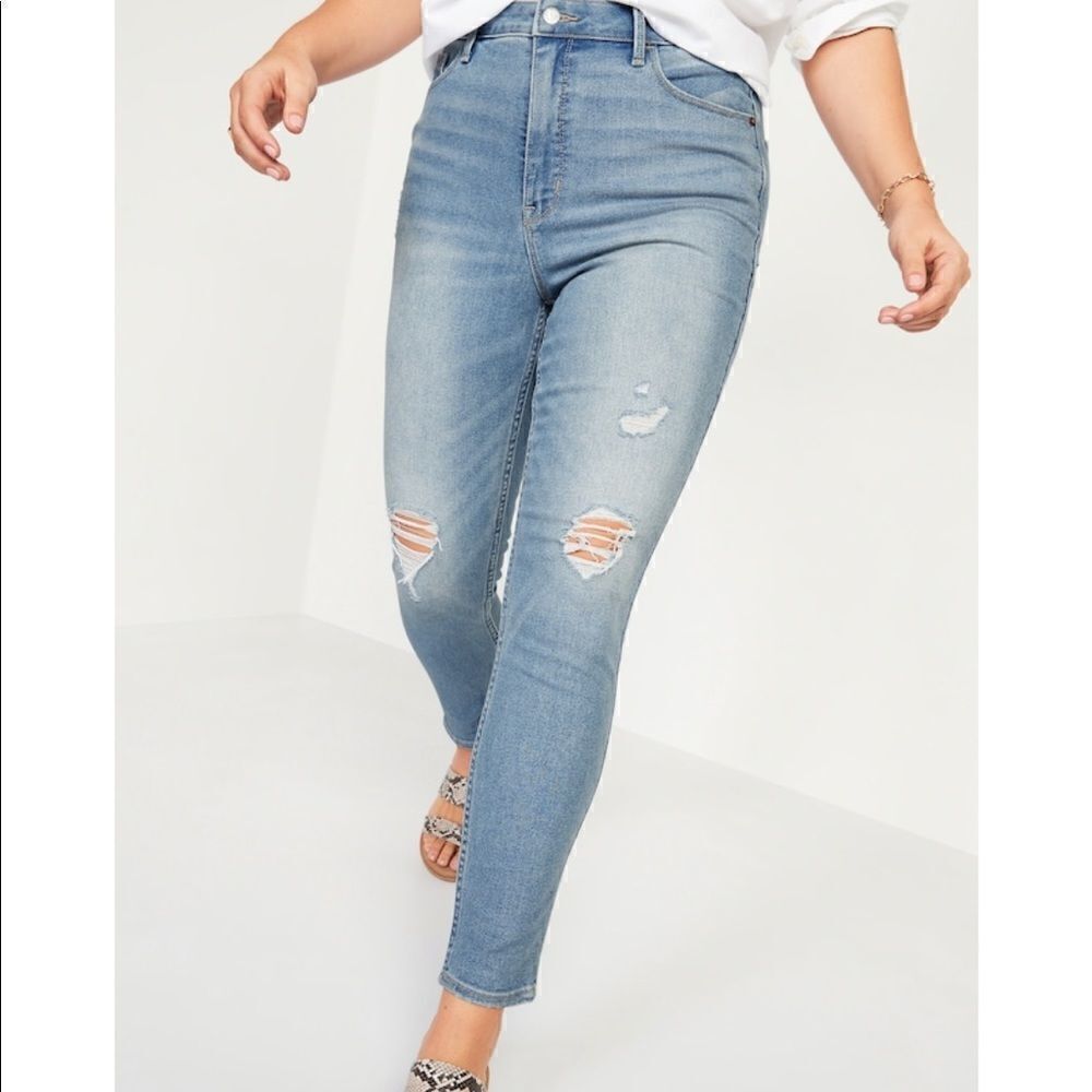 Old Navy Women’s Extra High Waisted Stretch Super Skinny Ripped Jeans Size 6Tall